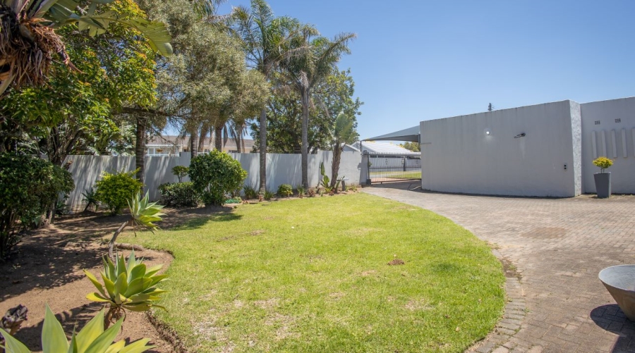 4 Bedroom Property for Sale in Beacon Bay Eastern Cape